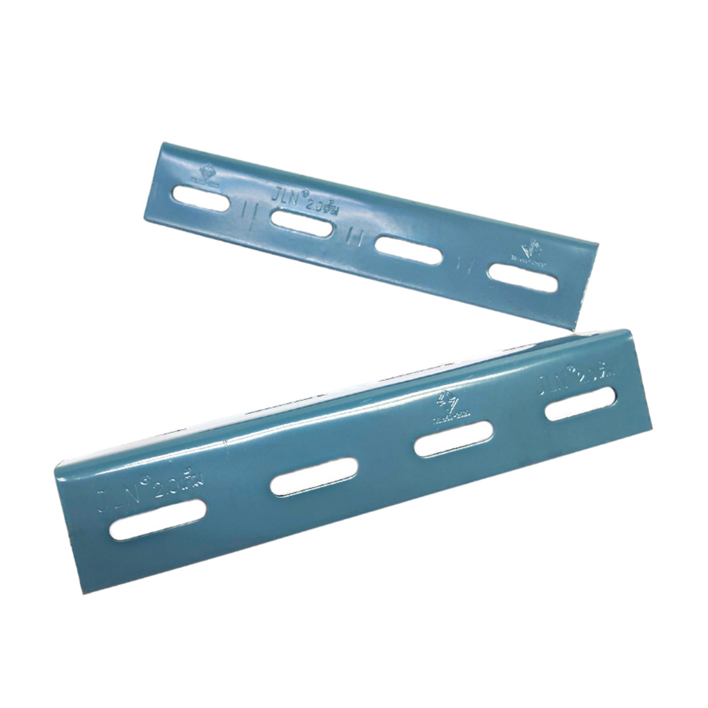 เหล็กฉากเจาะรูหน้าเท่า PK สีเทา ขนาด 1.50 x 1.50 นิ้ว หนา 2.00 มม. มอก.