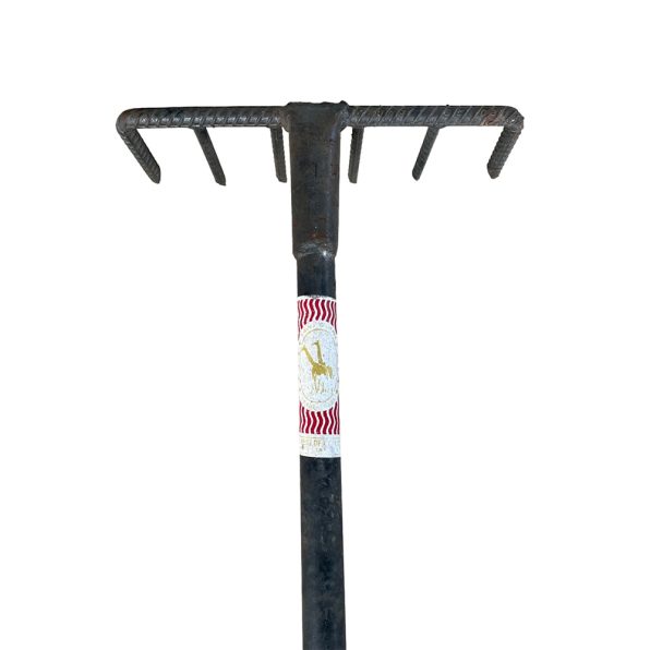 คราด 6 ซี่ พร้อมด้ามแป๊ป หัวคราดผลิตจากเหล็ก รูป2